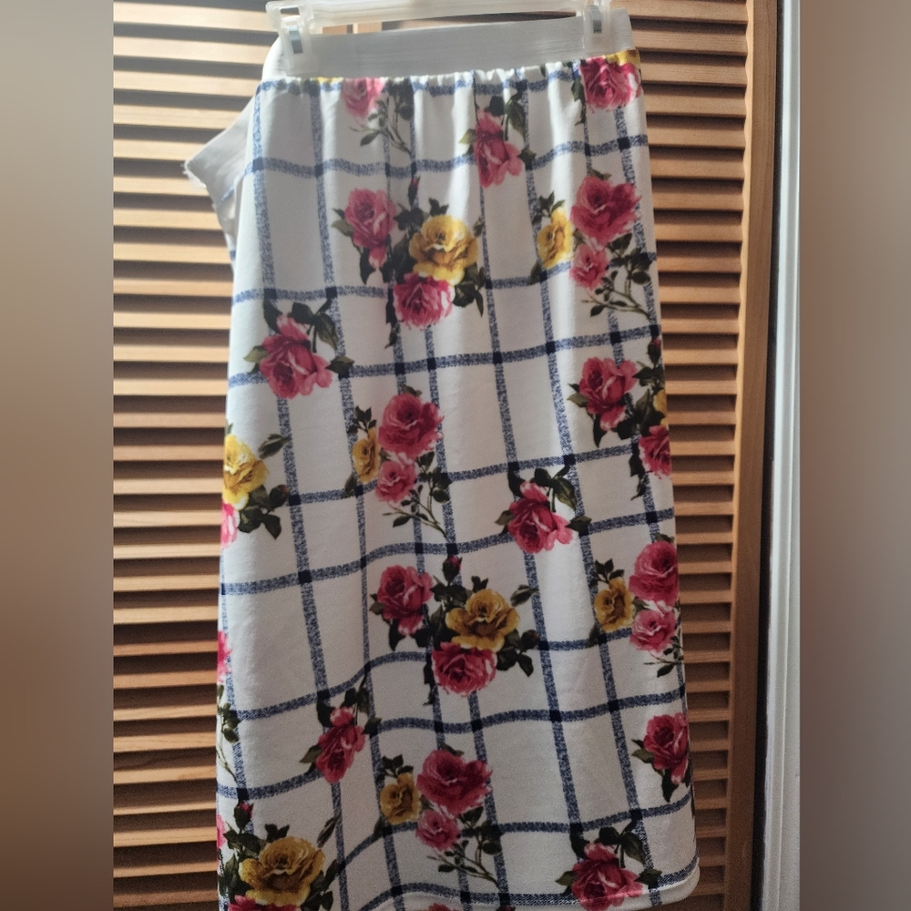 Plaid floral skirt